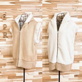 ザラ(ZARA)の【ザラ】リバーシブル オーバーサイズ ボア ニット ベスト フード M ベージュ(ベスト/ジレ)