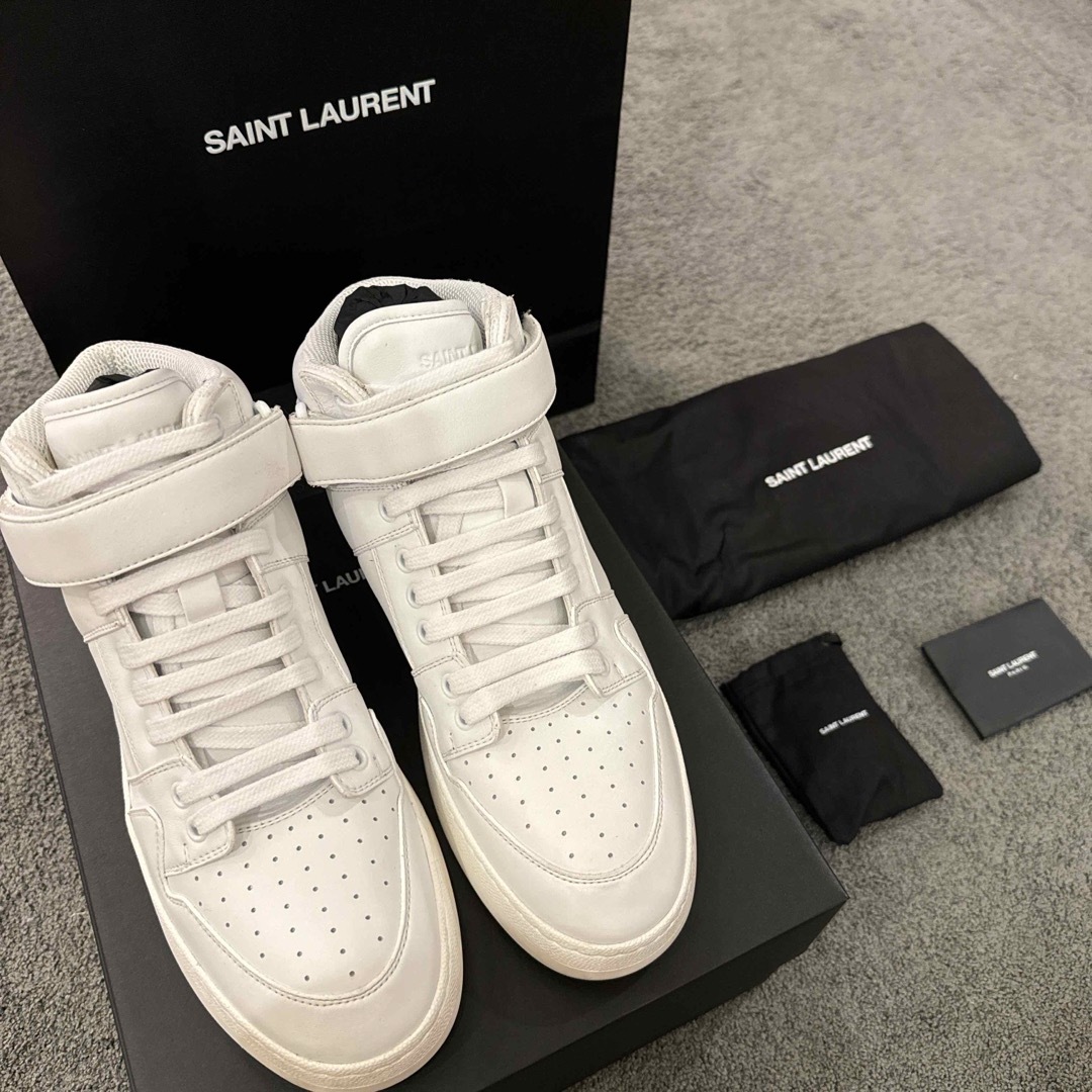 Saint Laurent(サンローラン)の新品未使用　サンローラン　LAX スニーカー（ウォッシュアウトエフェクトレザー） メンズの靴/シューズ(スニーカー)の商品写真