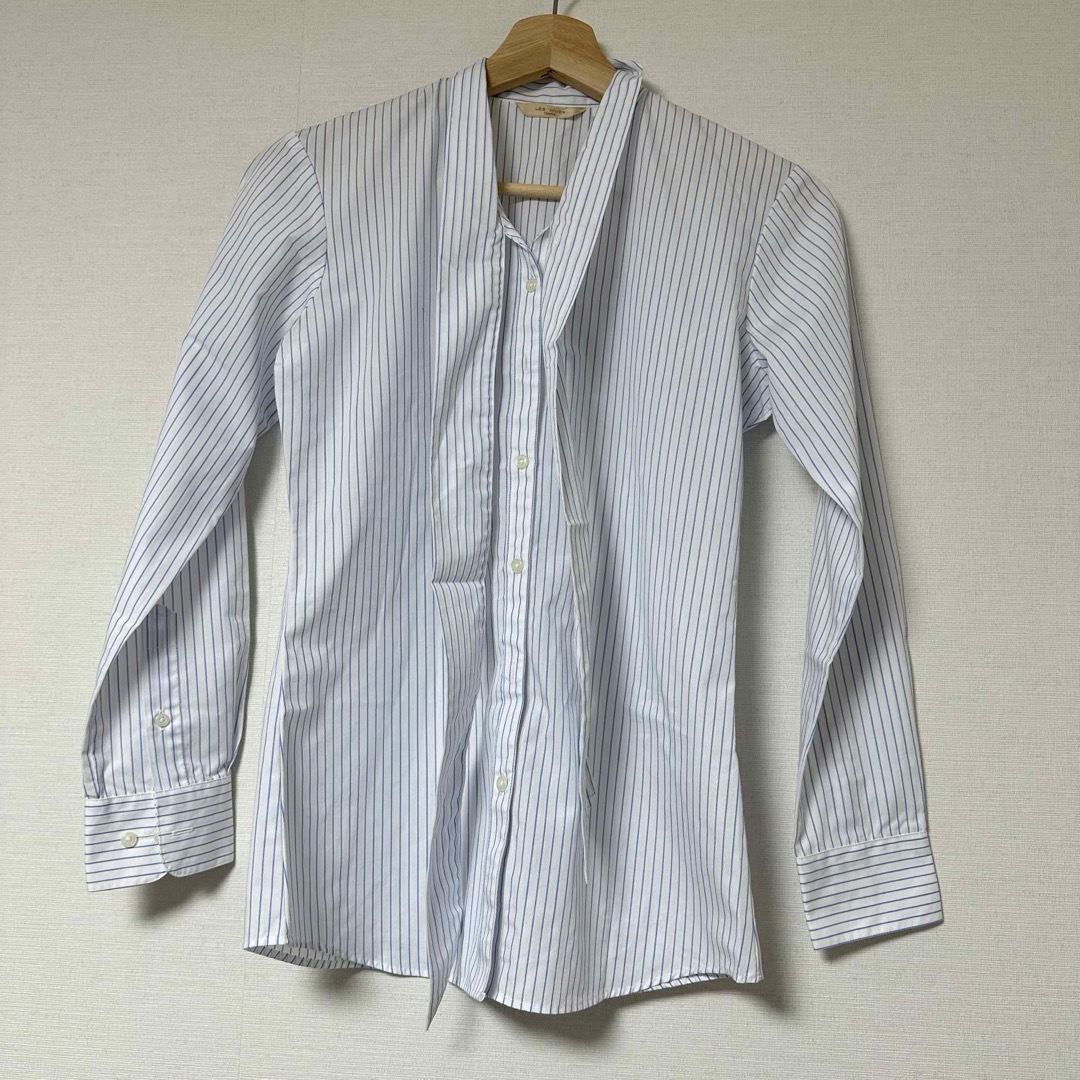 AOKI(アオキ)のLES MUES(レミュー) 7号リボンワイシャツ レディースのトップス(シャツ/ブラウス(長袖/七分))の商品写真