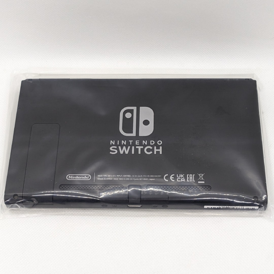 Nintendo Switch(ニンテンドースイッチ)の【未使用】バッテリー長持ち型 Switch 2022年製 本体のみ 保証書付き エンタメ/ホビーのゲームソフト/ゲーム機本体(家庭用ゲーム機本体)の商品写真