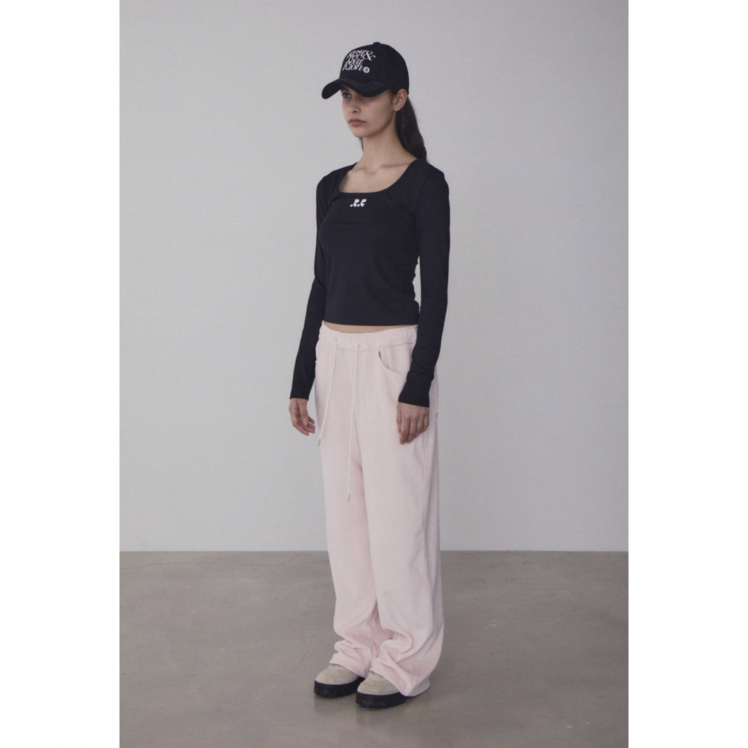 OHOTORO(オオトロ)のRest&Recreation 正規品 VELVET JOGGER PANTS レディースのパンツ(カジュアルパンツ)の商品写真