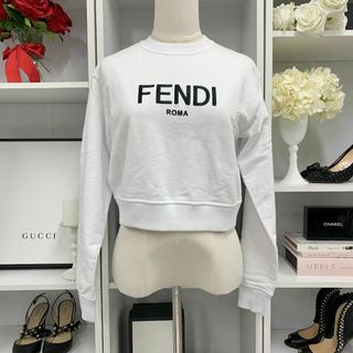 フェンディ(FENDI)の8862 フェンディ ロゴ 長袖 トレーナー クロップド 裏起毛 トップス(トレーナー/スウェット)