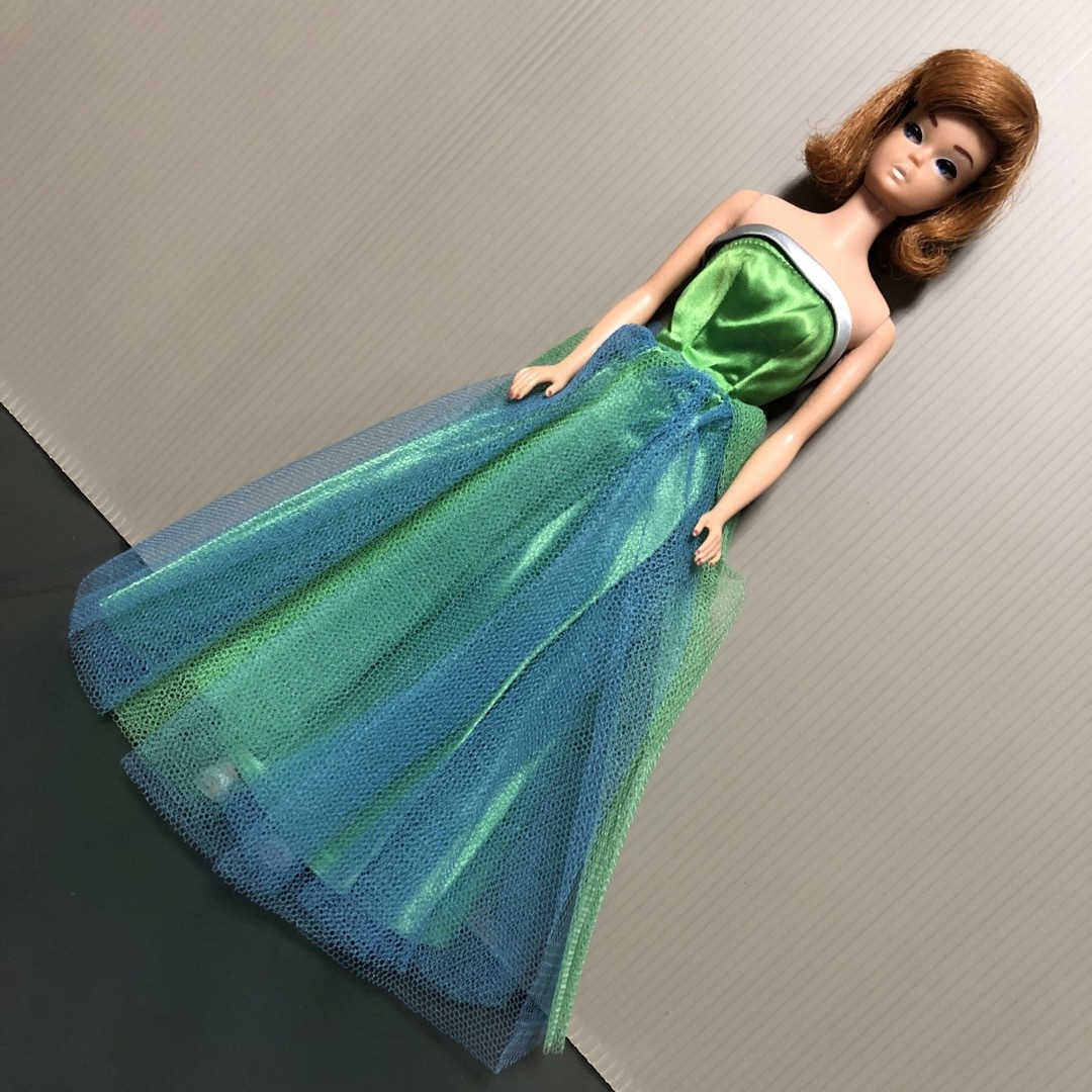 MATTEL(マテル)の当時物　1963年　ファッションクイーンバービー【Senior Prom】 ハンドメイドのぬいぐるみ/人形(人形)の商品写真