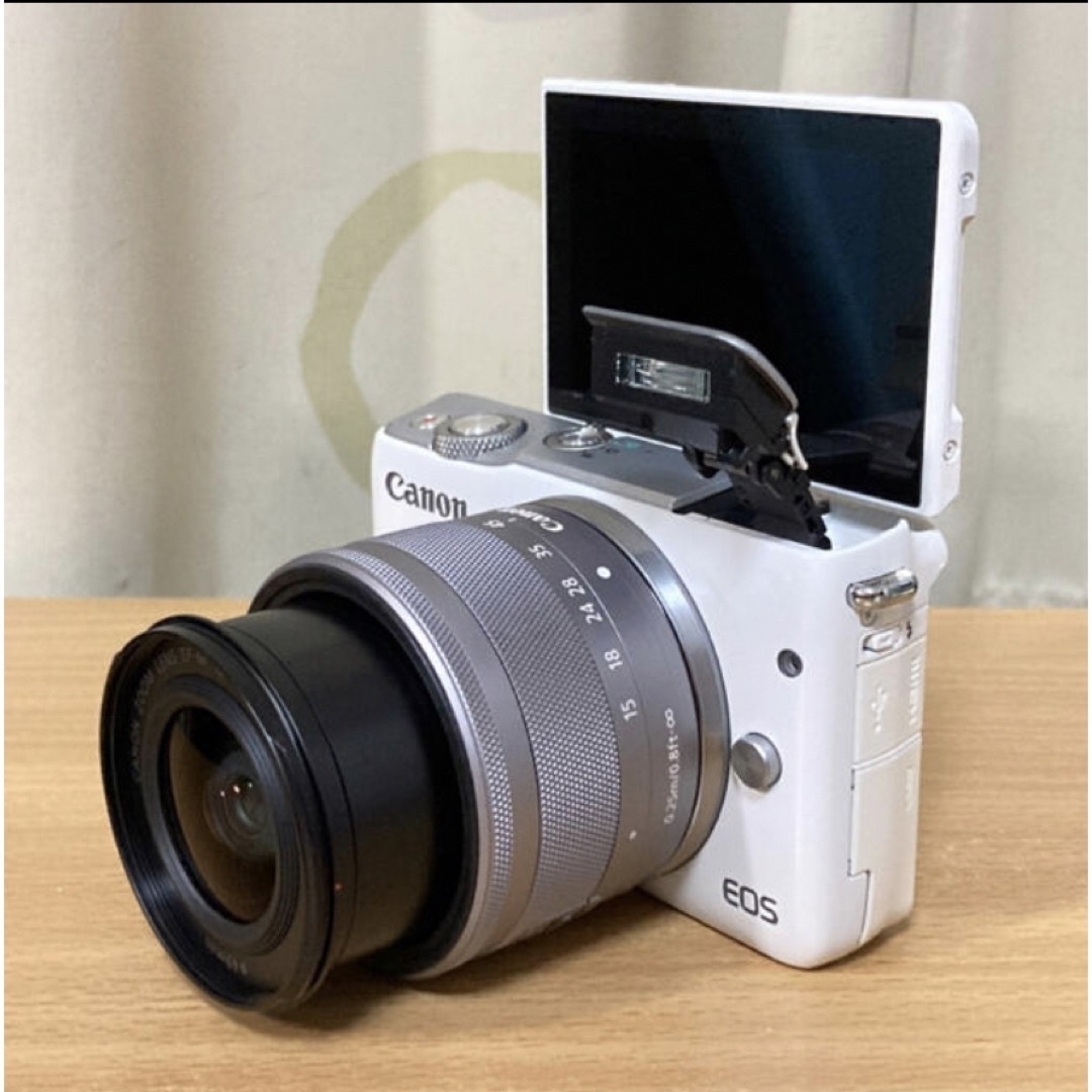 Canon(キヤノン)のEOS M10 ミラーレス一眼 Wi-Fi搭載 標準レンズキット ホワイト スマホ/家電/カメラのカメラ(ミラーレス一眼)の商品写真