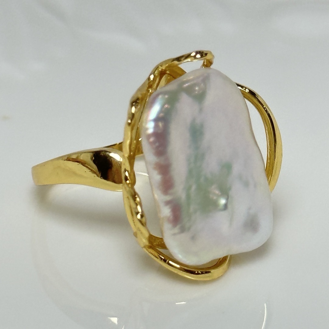 虹色！本真珠リング！天然パールリングk18仕上げ　 レディースのアクセサリー(リング(指輪))の商品写真