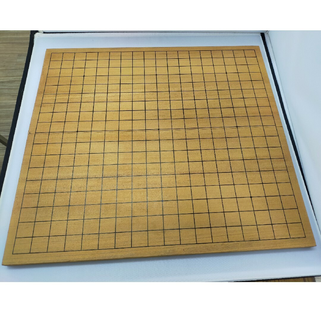 折りたたみ式碁盤&碁石 エンタメ/ホビーのテーブルゲーム/ホビー(囲碁/将棋)の商品写真