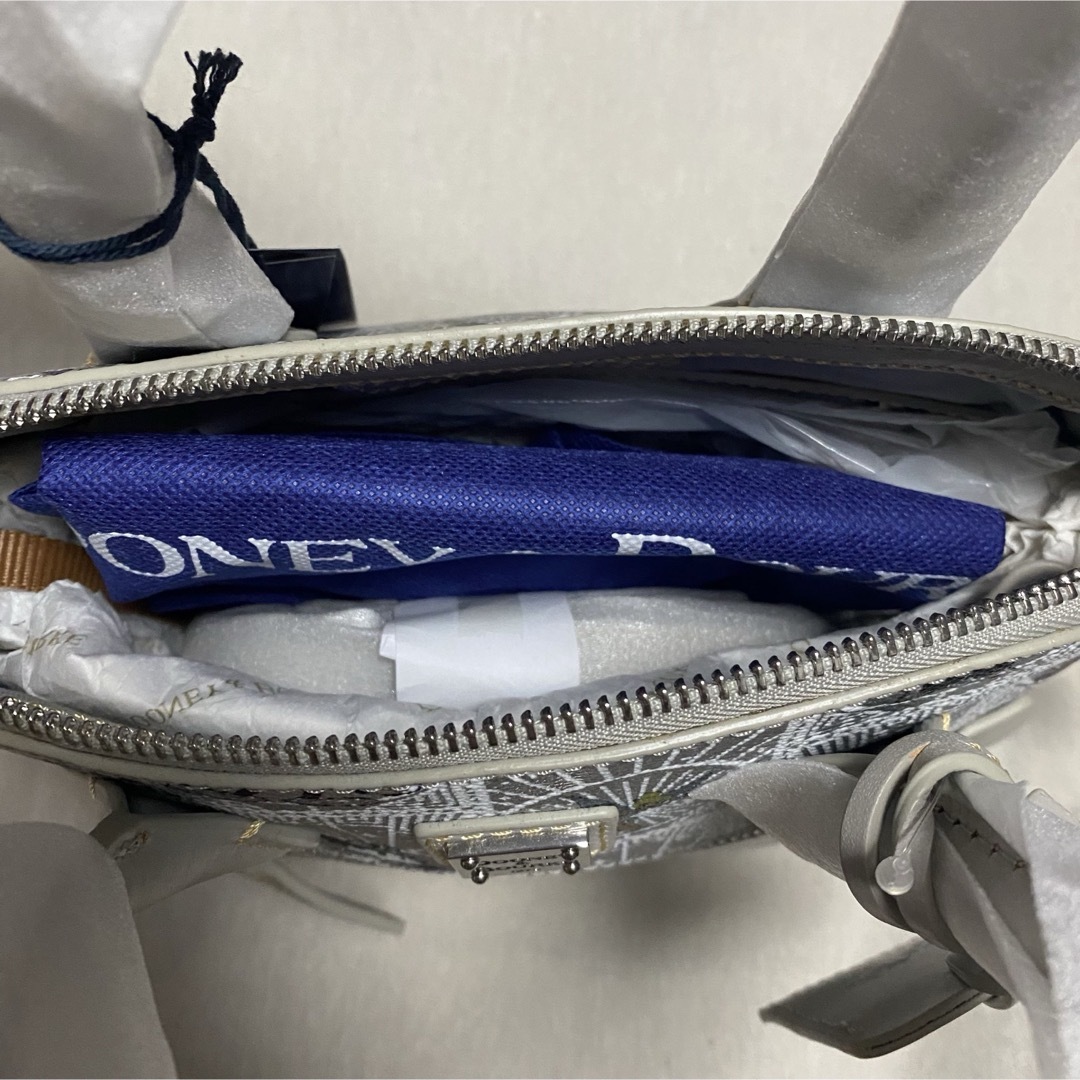 Disney - ディズニー 100周年 バッグ Dooney&Bourke ドゥーニー Disney - ディズニー 100周年 バッグ Dooney&Bourke ドゥーニー
