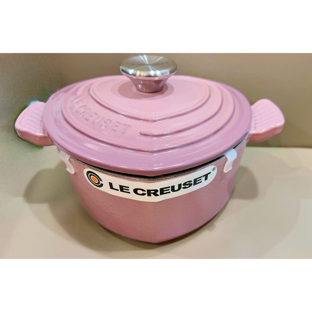 LE CREUSET(ルクルーゼ)の【新品】ルクルーゼ ココット ダムール モーヴピンク 20cm インテリア/住まい/日用品のキッチン/食器(鍋/フライパン)の商品写真