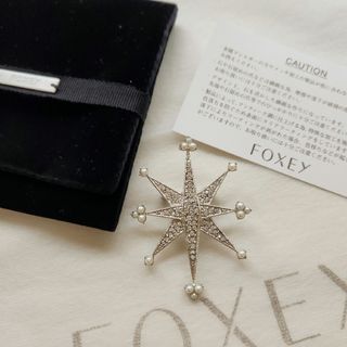 フォクシー(FOXEY)の♡FOXEY ブローチ♡(ブローチ/コサージュ)