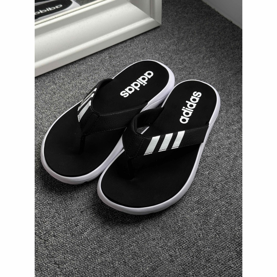 adidas(アディダス)の【新品・未使用】adidas COMFORT FLIP FLOP ブラック レディースの靴/シューズ(サンダル)の商品写真