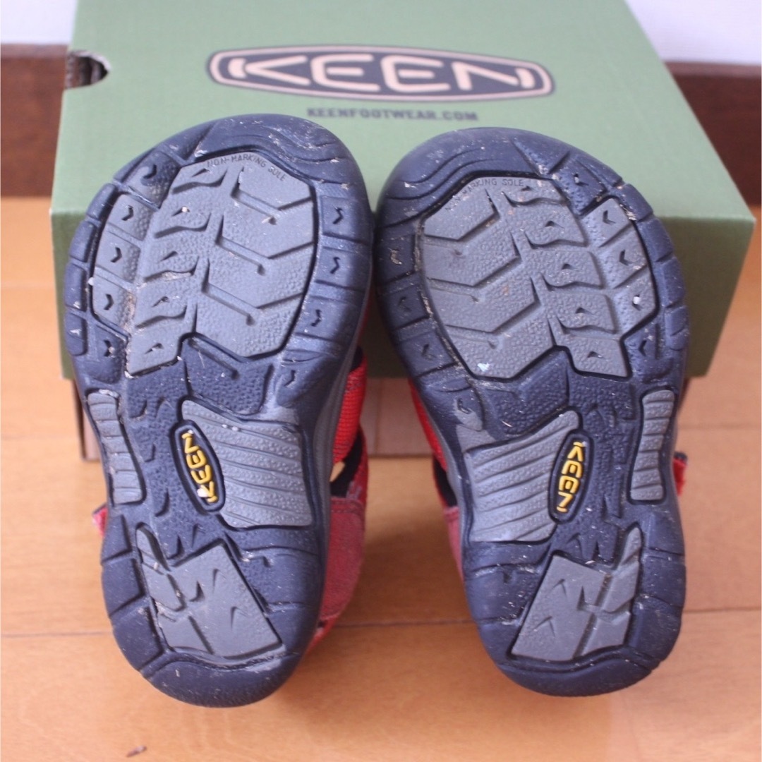 KEEN(キーン)のKEEN キーン サンダル　赤　夏　12.5センチ キッズ/ベビー/マタニティのベビー靴/シューズ(~14cm)(サンダル)の商品写真