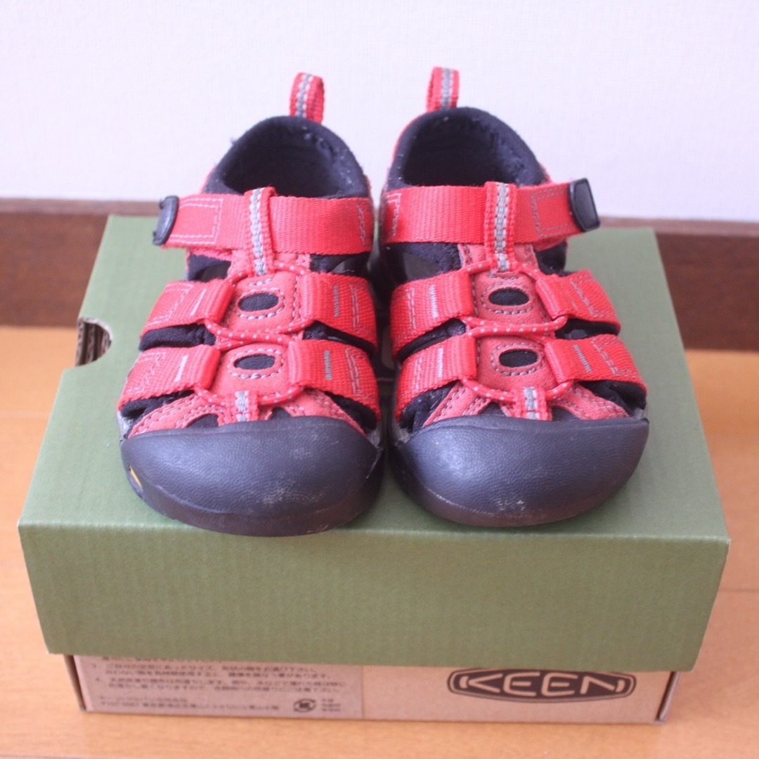 KEEN(キーン)のKEEN キーン サンダル　赤　夏　12.5センチ キッズ/ベビー/マタニティのベビー靴/シューズ(~14cm)(サンダル)の商品写真