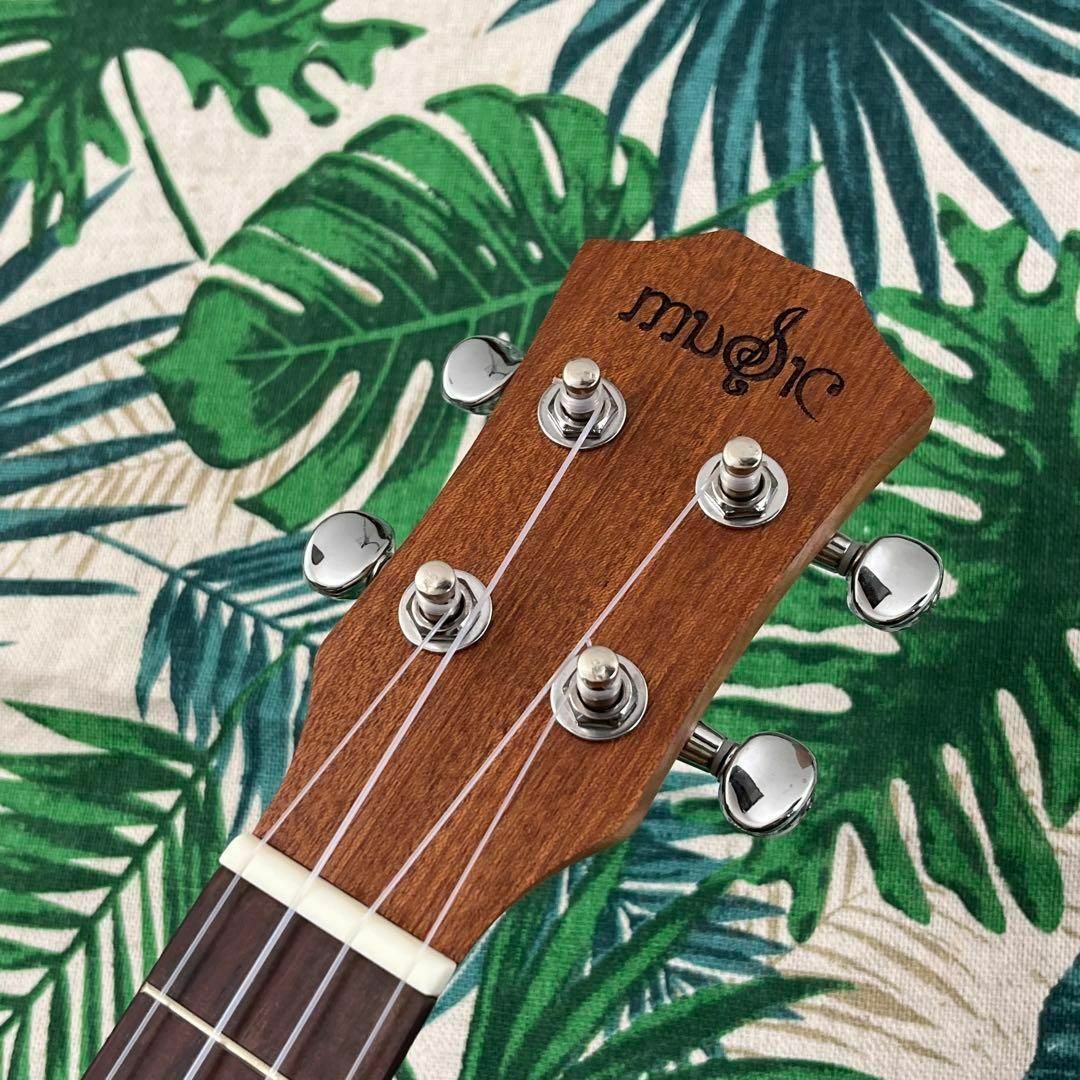 ハートが可愛いマホガニー材のエレキ・ソプラノウクレレ【ukulele】 楽器のウクレレ(ソプラノウクレレ)の商品写真