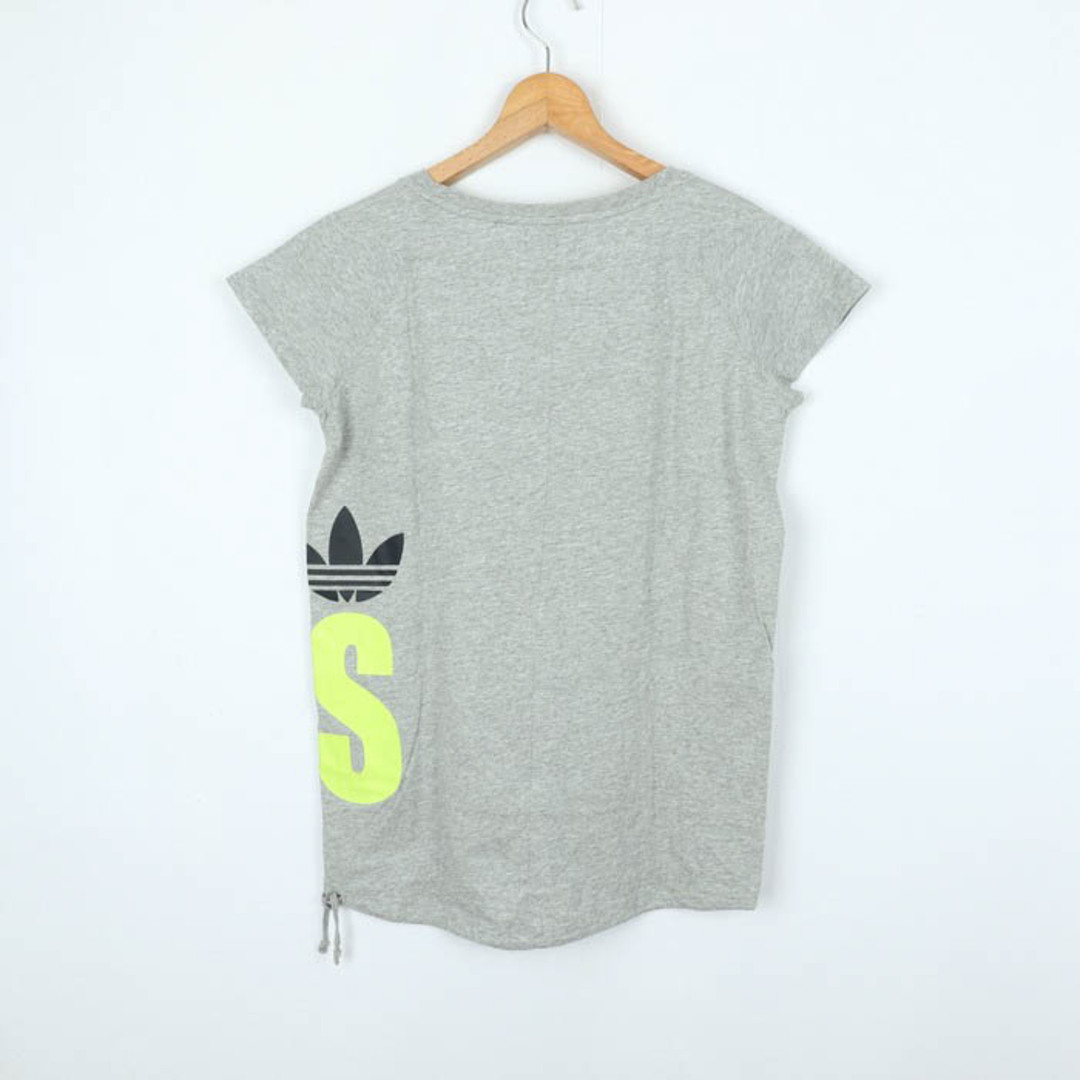 adidas(アディダス)のアディダス 半袖Tシャツ グラフィックT スポーツウエア レディース Mサイズ グレー adidas レディースのトップス(Tシャツ(半袖/袖なし))の商品写真