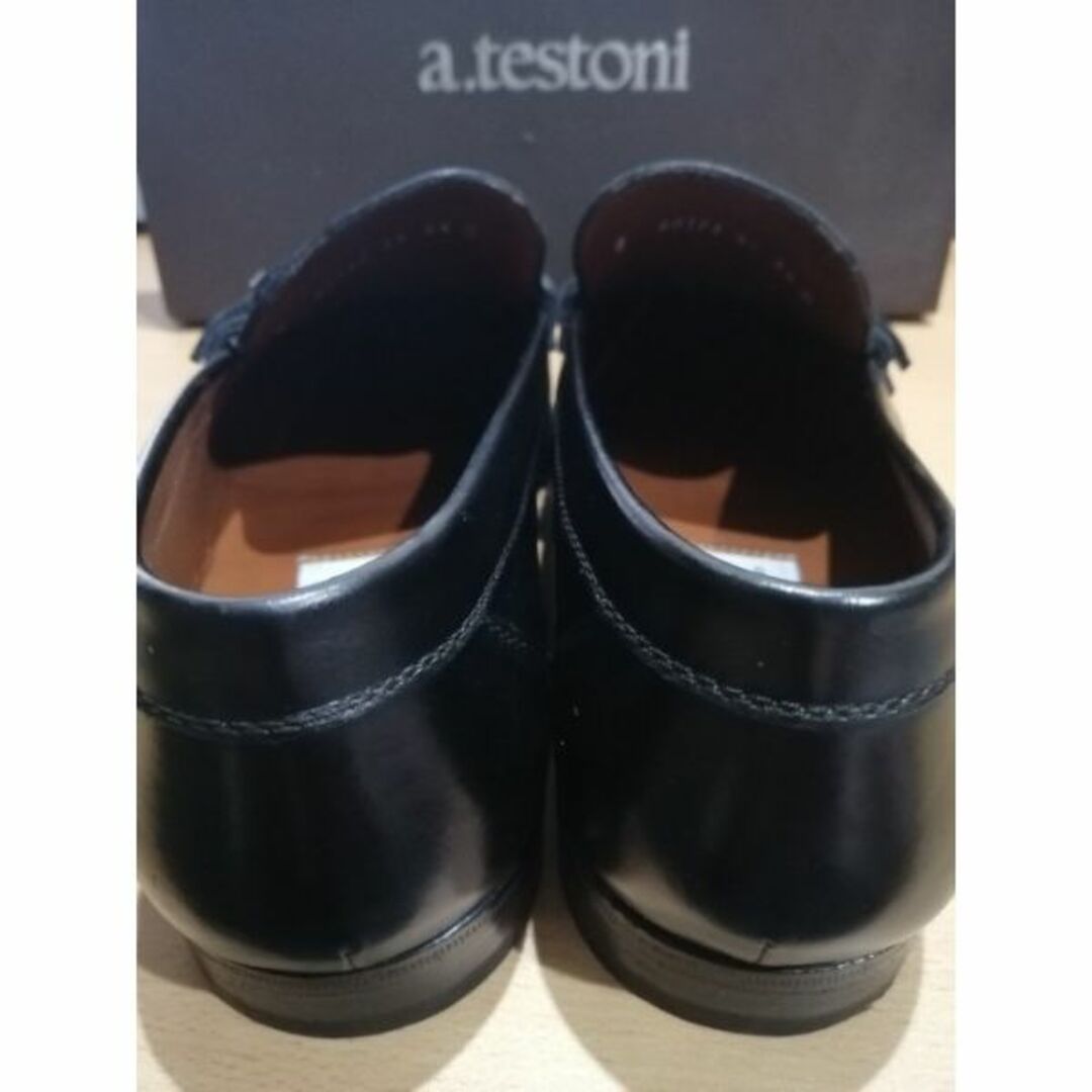 a.testoni(アテストーニ)の美品 アテストーニ 本革黒 スリッポン a.testoni 26.5㎝ モカシン メンズの靴/シューズ(スリッポン/モカシン)の商品写真