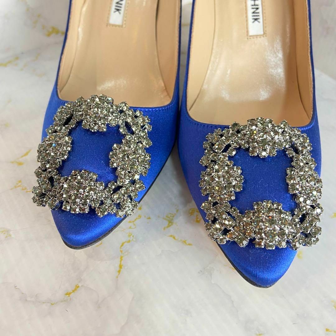 MANOLO BLAHNIK(マノロブラニク)のロイヤルブルー✨極美品 マノロブラニク ハンギシ サテン 34(21cm) レディースの靴/シューズ(ハイヒール/パンプス)の商品写真