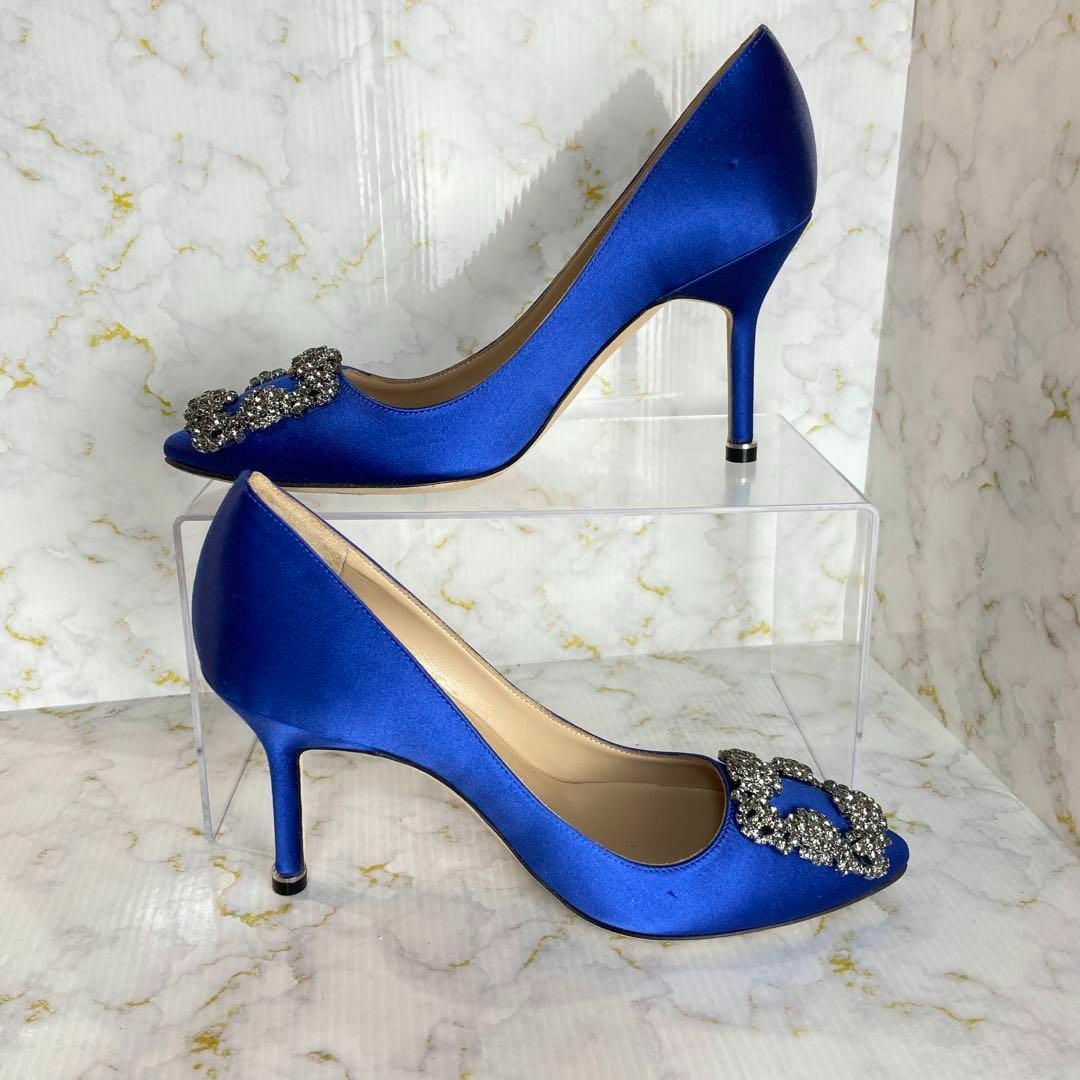 MANOLO BLAHNIK(マノロブラニク)のロイヤルブルー✨極美品 マノロブラニク ハンギシ サテン 34(21cm) レディースの靴/シューズ(ハイヒール/パンプス)の商品写真