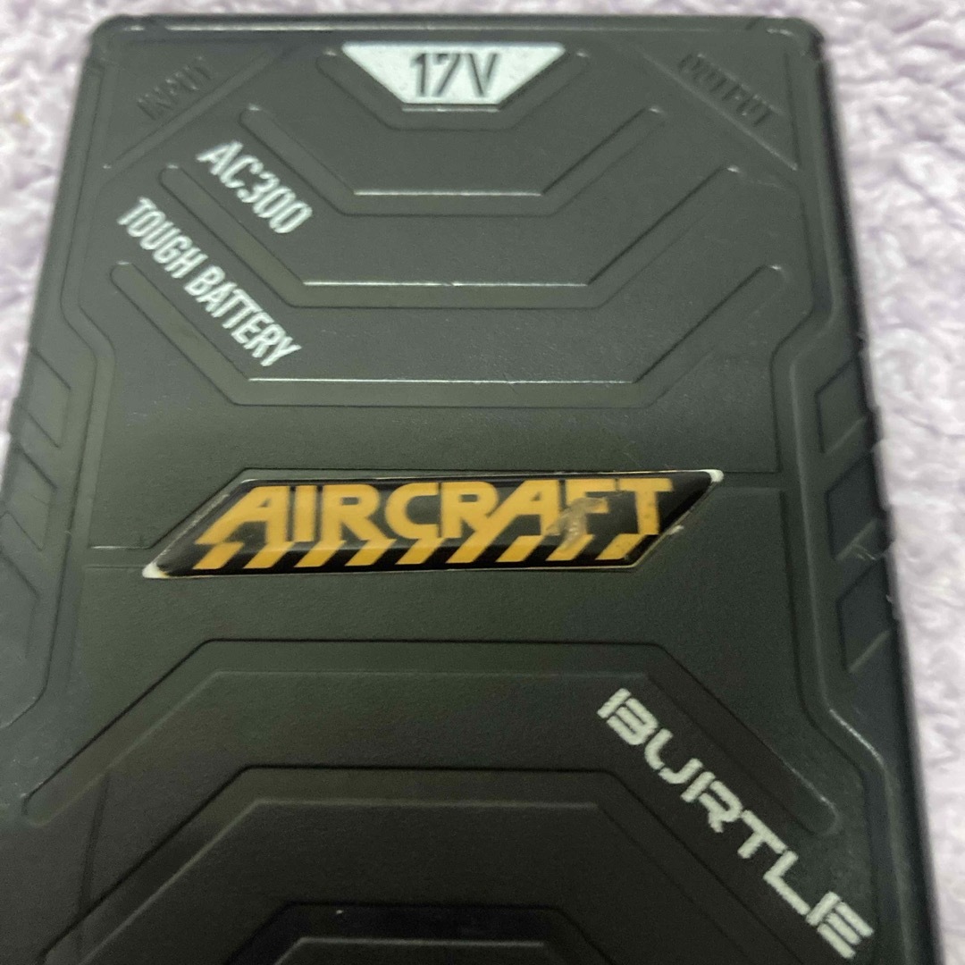 BURTLE(バートル)の【ジャンク品】　バートル AIRCRAFT 調服バッテリー AC300（17V） スマホ/家電/カメラのスマートフォン/携帯電話(バッテリー/充電器)の商品写真