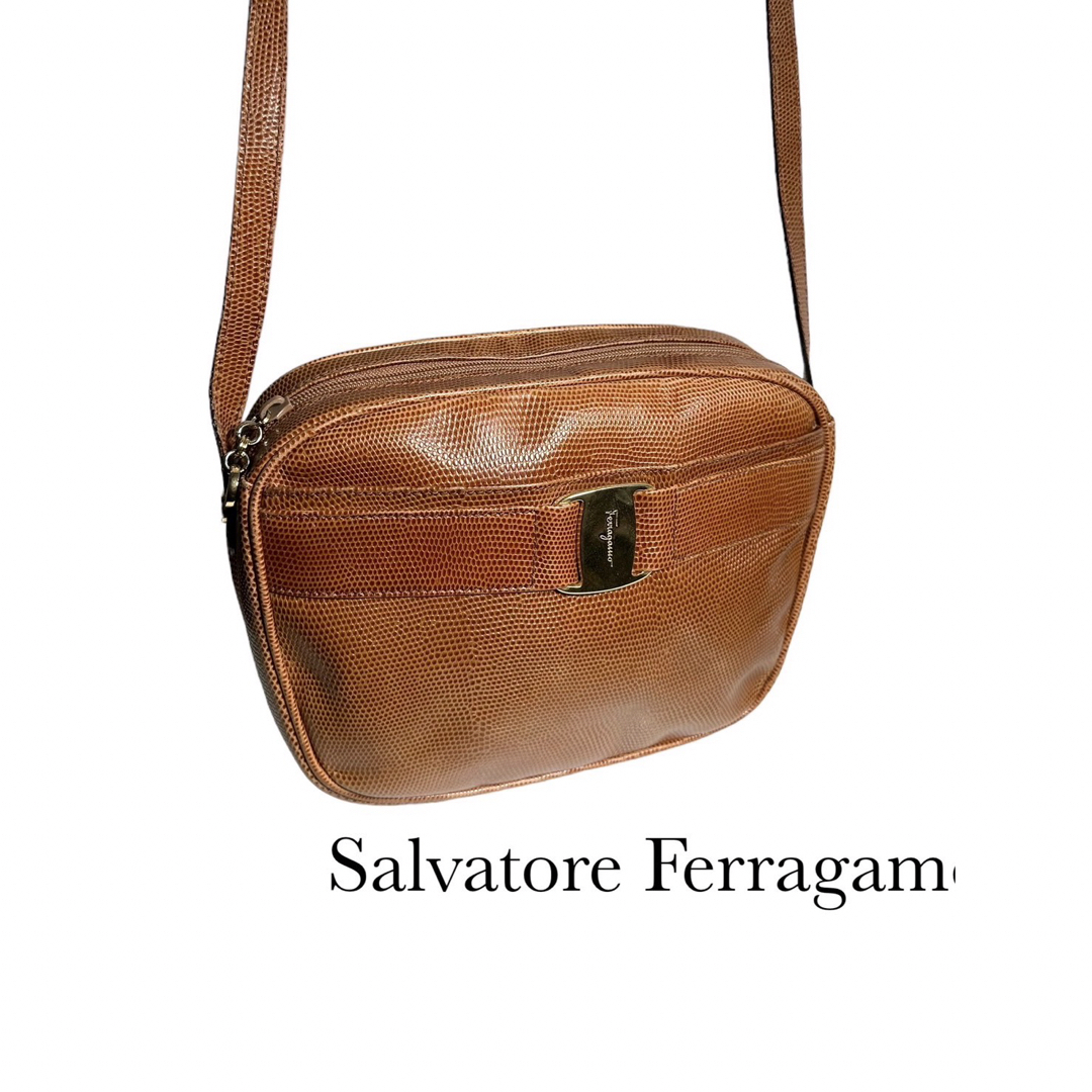 Salvatore Ferragamo(サルヴァトーレフェラガモ)の極上美品✨ サルヴァトーレ フェラガモ✨ ヴァラ　　ショルダーバッグ レディースのバッグ(ショルダーバッグ)の商品写真