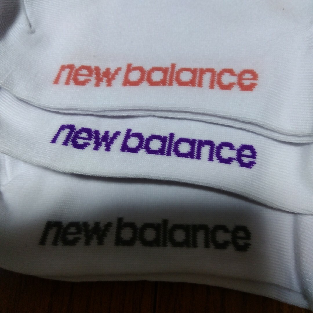 New Balance(ニューバランス)の同梱で値下げ【ニューバランス】両面ロゴ靴下/23〜25センチ レディースのレッグウェア(ソックス)の商品写真