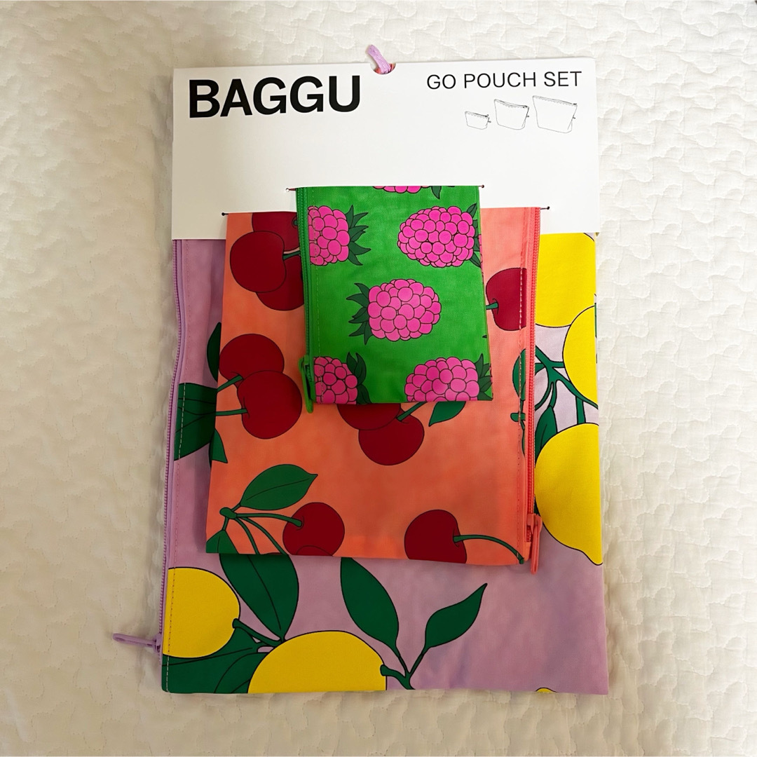 BAGGU(バグゥ)の【折り畳み発送します】Baggu GOポーチセット（サンシャインフルーツ） レディースのファッション小物(ポーチ)の商品写真