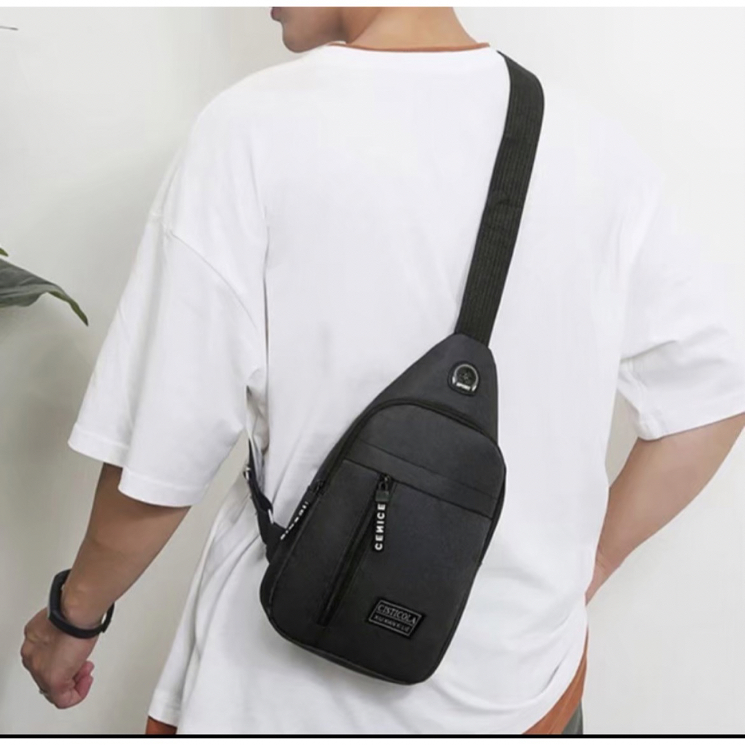 ショルダーバッグ ボディーバッグ 撥水 USBポート プチプラ 男女兼用  黒 メンズのバッグ(ボディーバッグ)の商品写真