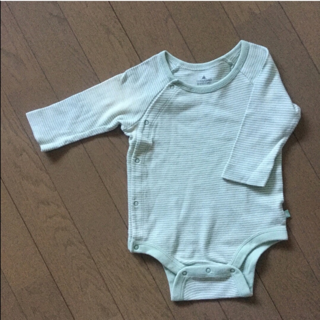 babyGAP(ベビーギャップ)の訳あり　難あり　baby Gap   肌着ロンパース　 キッズ/ベビー/マタニティのベビー服(~85cm)(肌着/下着)の商品写真