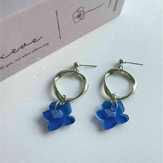 No.９７ ✭ブルーフラワーとシルバーリングのピアス(ピアス)