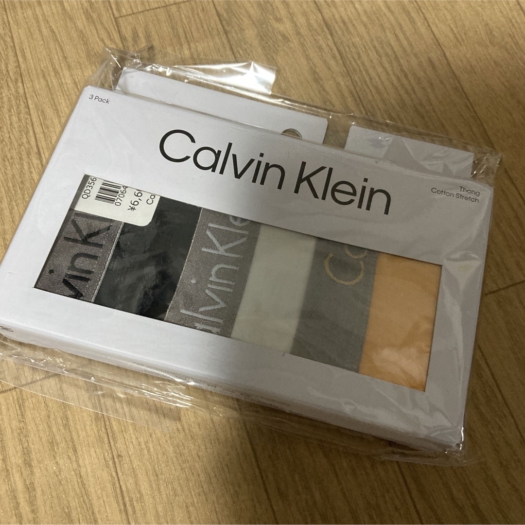 Calvin Klein(カルバンクライン)のCalvin Klein   Tバック  3パック XS 定価6600 レディースの下着/アンダーウェア(ショーツ)の商品写真