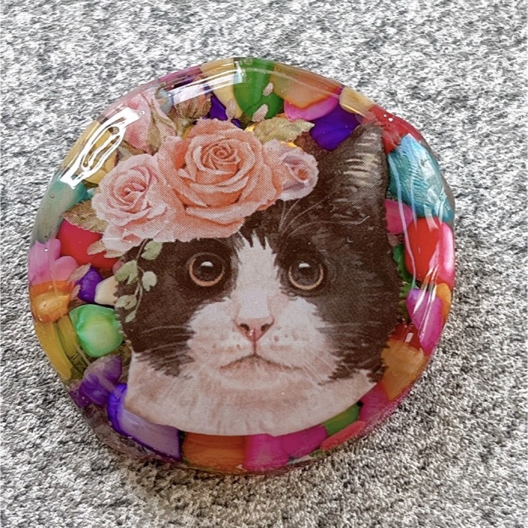 レジンヘアゴム猫 ブローチやマグネットにも 包む レジンヘアゴム猫 ブローチやマグネットにも 包む