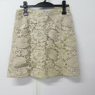 ブルマリン(Blumarine)のBLUMARINE(ブルマリン) ミニスカート サイズI38/D32 レディース - ベージュ レース(ミニスカート)