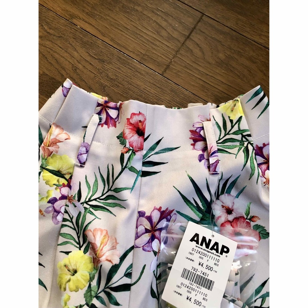ANAP(アナップ)の《新品・タグ付き》ANAP フラワープリントワイドパンツ レディースのパンツ(カジュアルパンツ)の商品写真