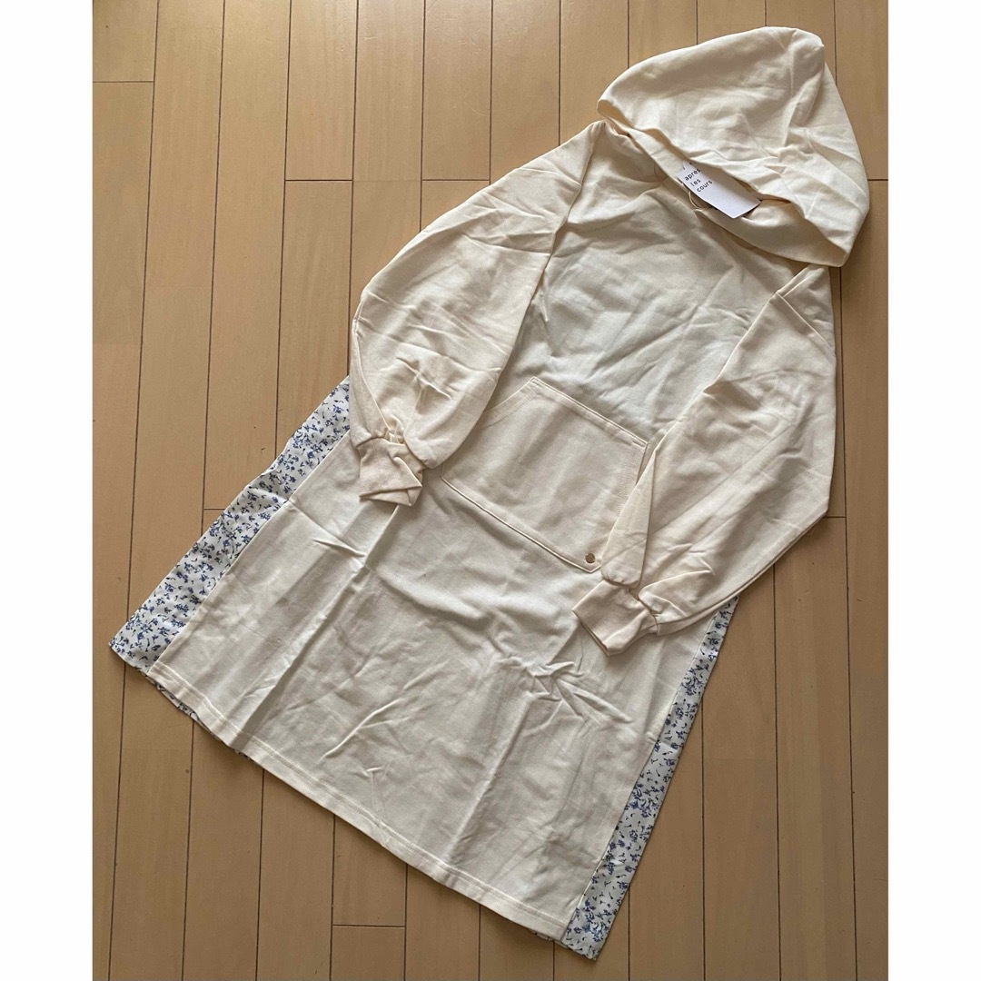 apres les cours(アプレレクール)のアプレレクール バックプリーツパーカーワンピース 140 キッズ/ベビー/マタニティのキッズ服女の子用(90cm~)(ワンピース)の商品写真