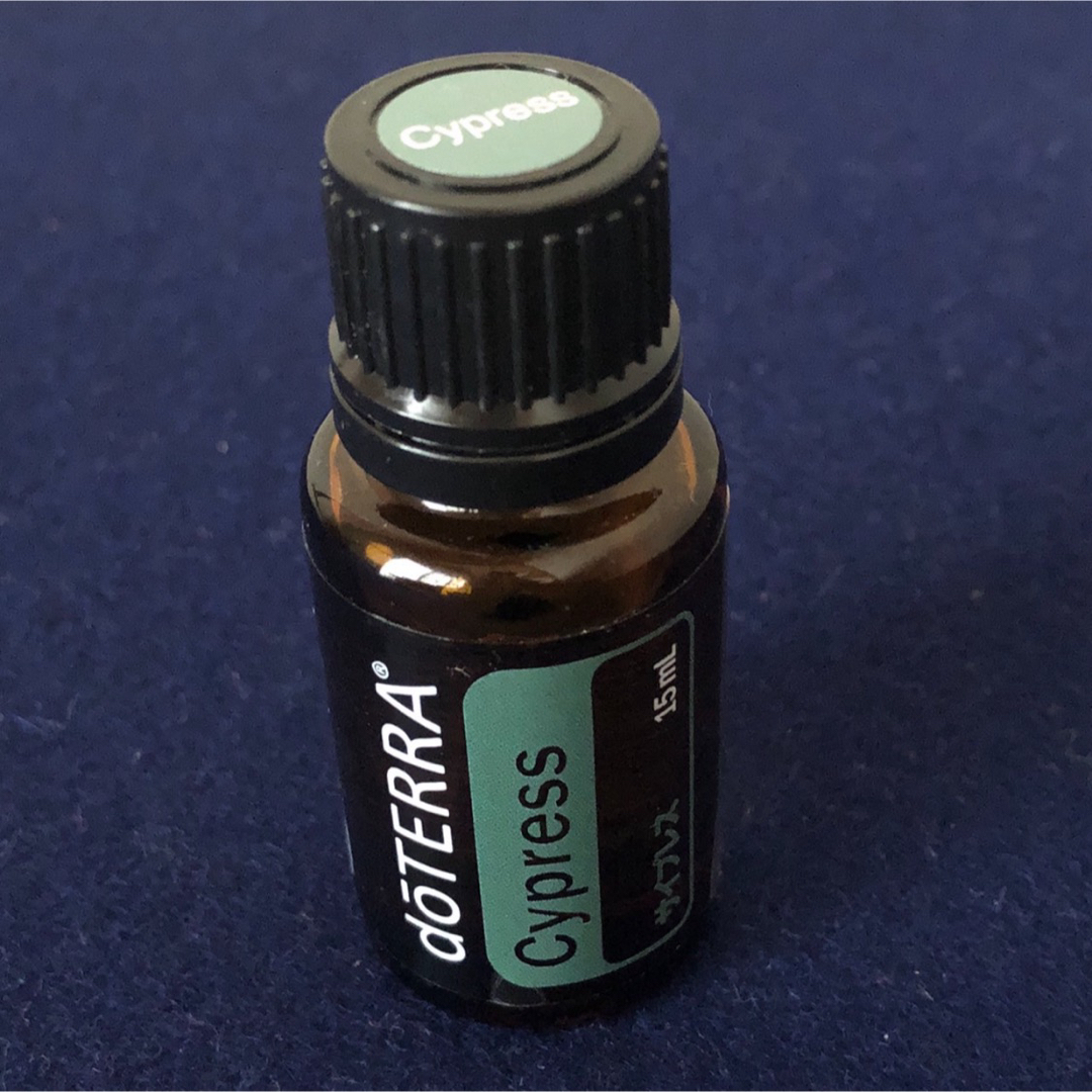 doTERRA(ドテラ)の新品未開封　正規品　ドテラ エッセンシャルオイル  サイプレス 15ml コスメ/美容のリラクゼーション(エッセンシャルオイル（精油）)の商品写真