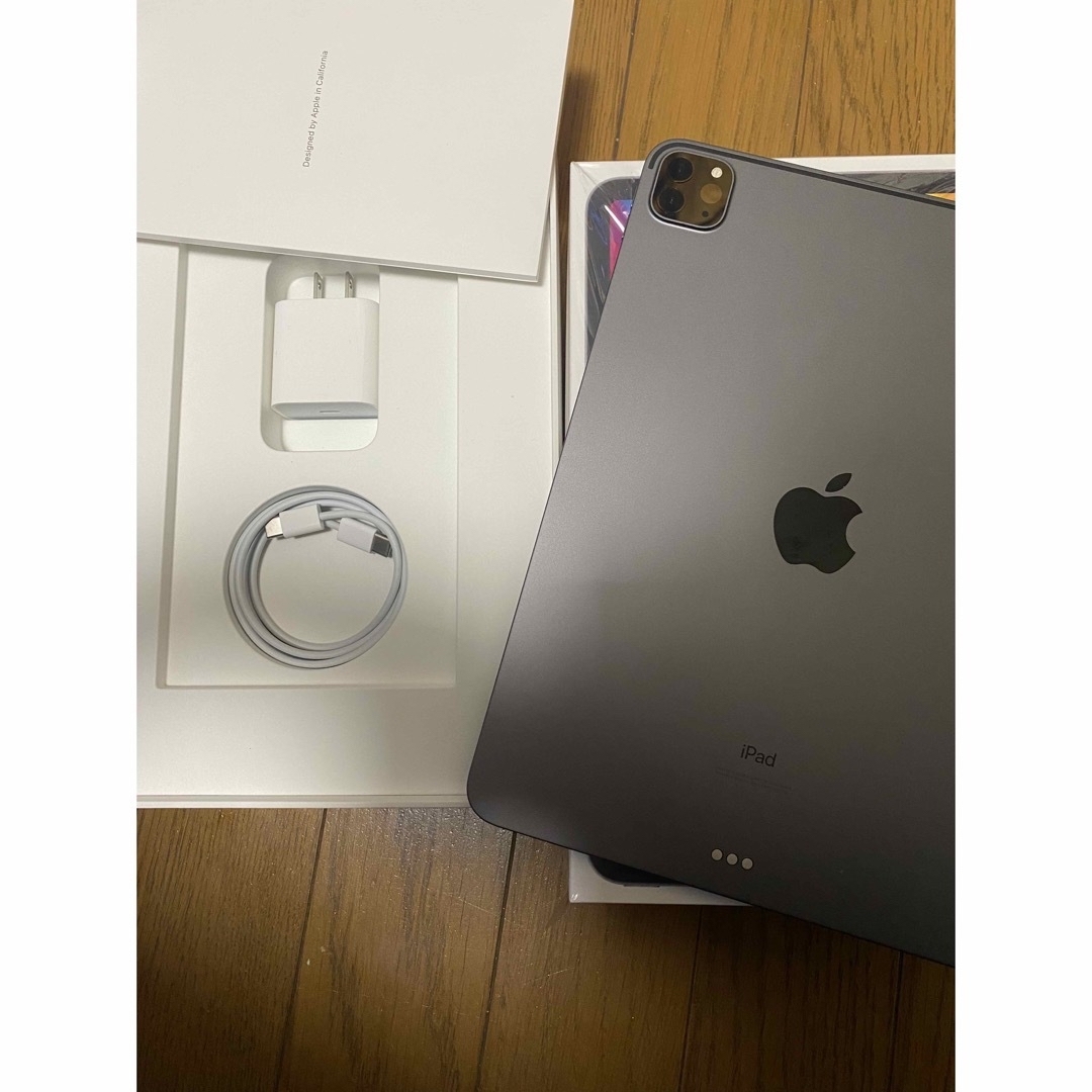 Apple(アップル)のApple iPad Pro 11インチ 第2世代 Wi-Fi 128GB スマホ/家電/カメラのPC/タブレット(タブレット)の商品写真