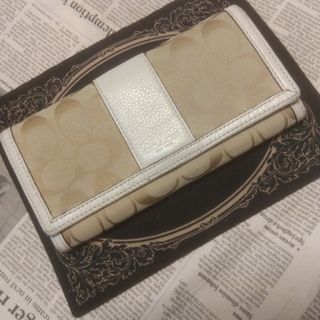 コーチ(COACH)のコーチ　COACH　ライトブラウン系×ホワイト系　シグネチャ柄　長財布(財布)