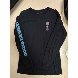 ボルコム(volcom)の◆volcom ボルコム　ブラック　デザイン　長袖Tシャツ　アメリカサイズのS(Tシャツ/カットソー(七分/長袖))