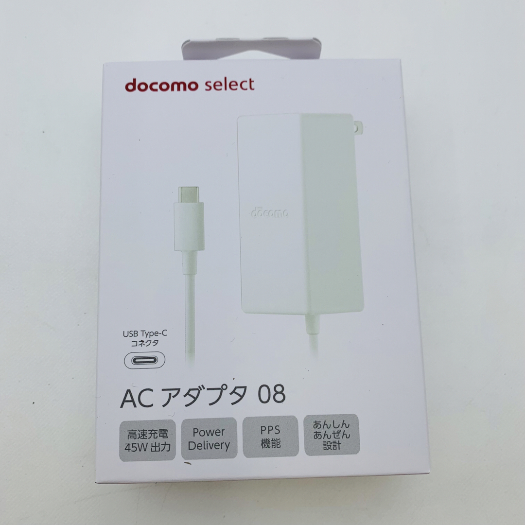 NTTdocomo(エヌティティドコモ)のNTTドコモ ACアダプタ 08 スマホ/家電/カメラのスマートフォン/携帯電話(バッテリー/充電器)の商品写真