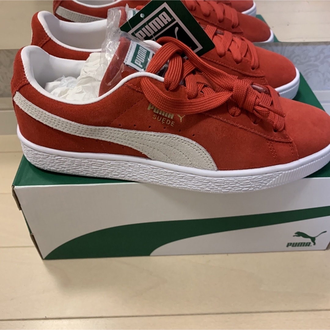 PUMA(プーマ)のユニセックス スウェード クラシック XXI スニーカー②　赤　24.5 レディースの靴/シューズ(スニーカー)の商品写真