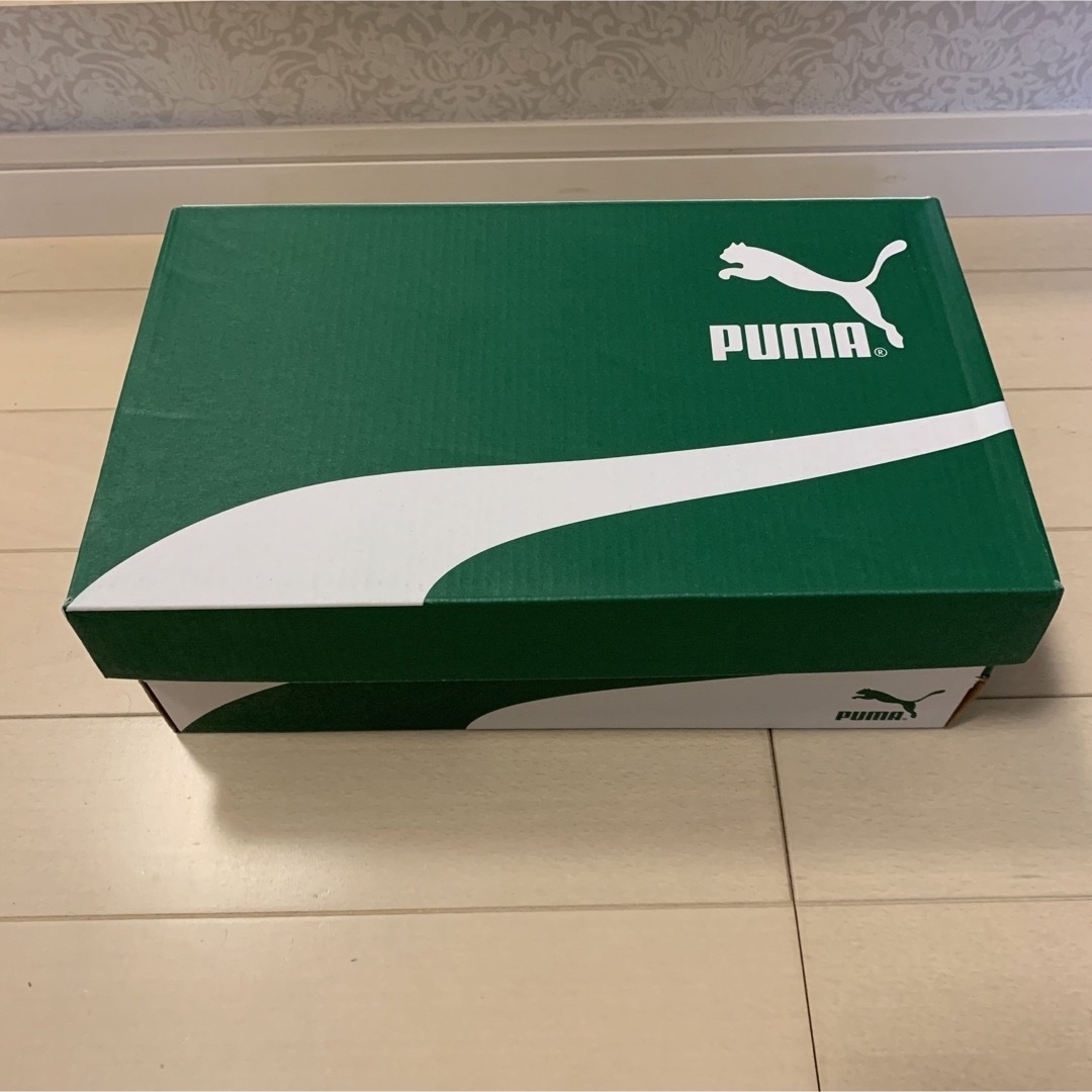 PUMA(プーマ)のユニセックス スウェード クラシック XXI スニーカー②　赤　24.5 レディースの靴/シューズ(スニーカー)の商品写真