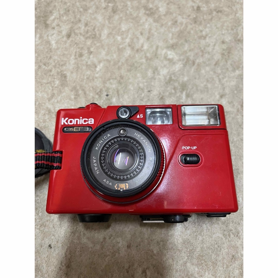 KONICA MINOLTA(コニカミノルタ)のコニカ　フィルムカメラ　 C35 EF3 レッド　赤　 スマホ/家電/カメラのカメラ(フィルムカメラ)の商品写真