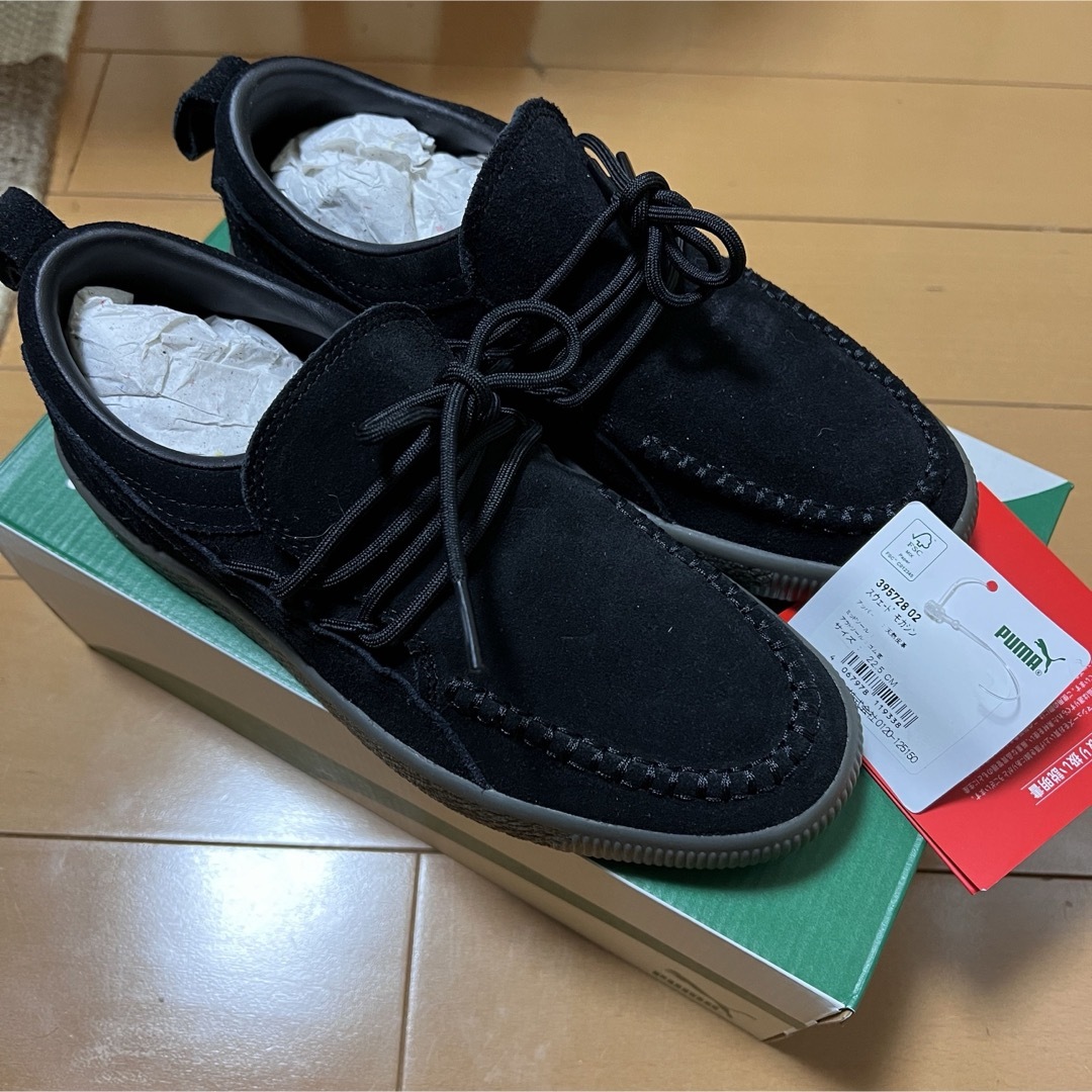 PUMA(プーマ)の室内試着のみ　PUMAスエードモカシン　02 ブラック　22.5cm レディースの靴/シューズ(スリッポン/モカシン)の商品写真