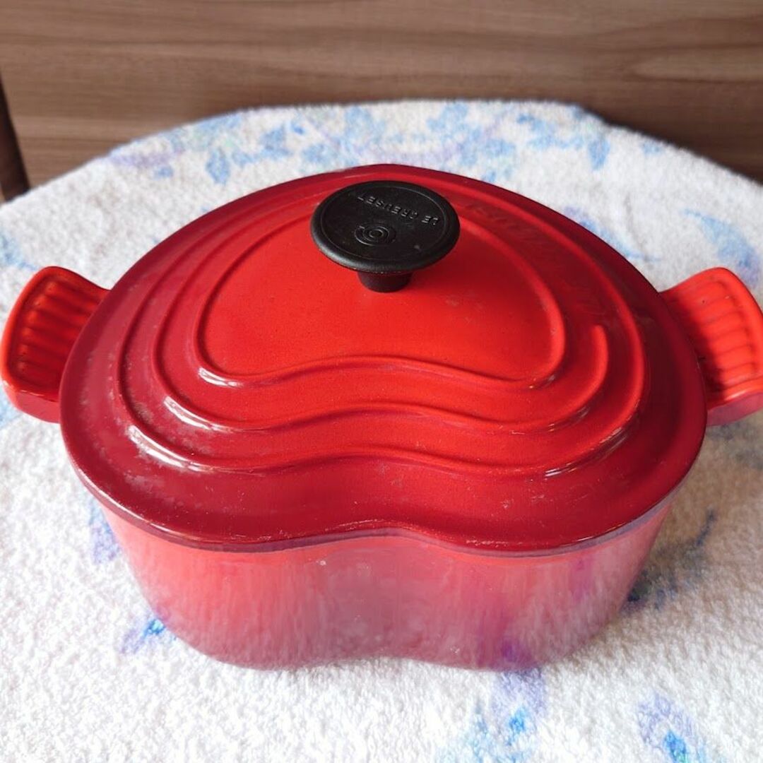 LE CREUSET(ルクルーゼ)のル・クルーゼ　ココット・ダムール　レッド　Le Creuset インテリア/住まい/日用品のキッチン/食器(鍋/フライパン)の商品写真