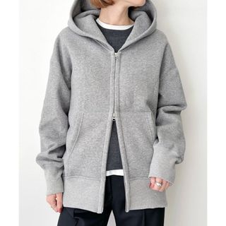 アパルトモンドゥーズィエムクラス(L'Appartement DEUXIEME CLASSE)の【AMERICANA/アメリカーナ】 WIDE FULLZIP HOODIEアパ(パーカー)