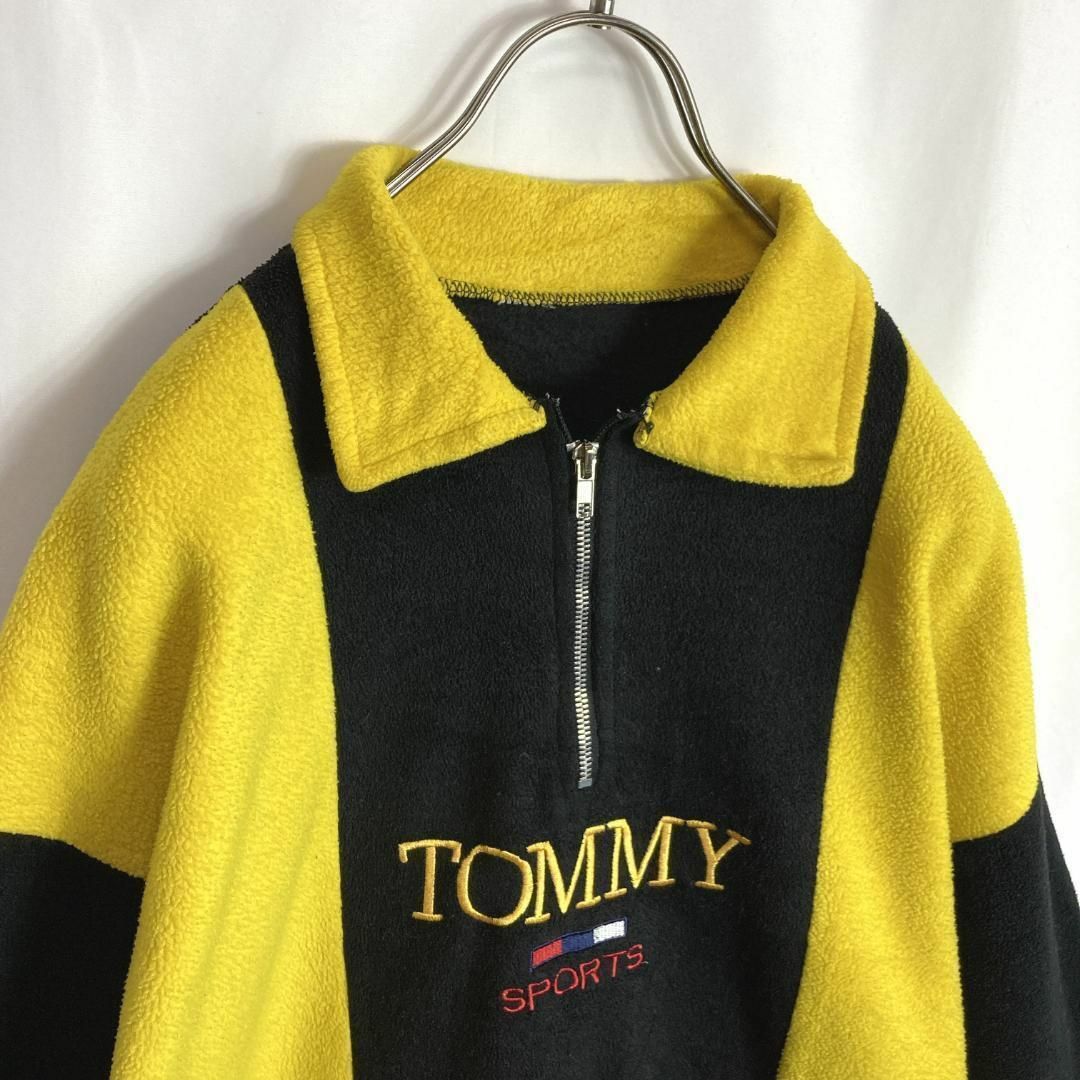 TOMMY(トミー)のUS古着 襟付きハーフジップトレーナー バイカラー 刺繍ロゴフリース黒 黄色XL メンズのトップス(スウェット)の商品写真