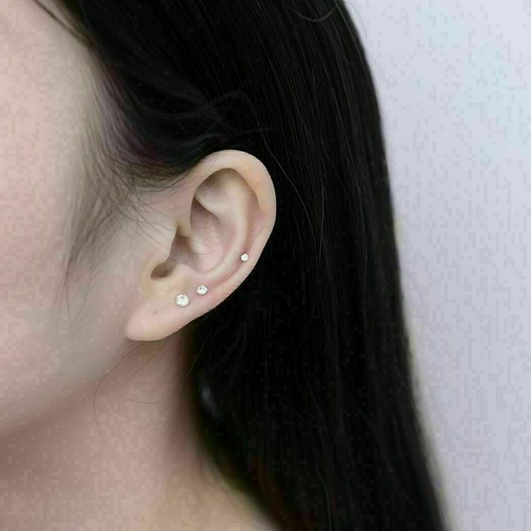 5mm　ダイヤ風 ピアス シンプル シルバー レディース 両耳　男女兼用 レディースのアクセサリー(ピアス)の商品写真