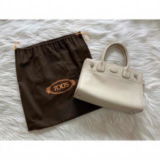 トッズ(TOD'S)の【美品】TOD'S（トッズ）本革 バンドバッグ イタリア製(ハンドバッグ)