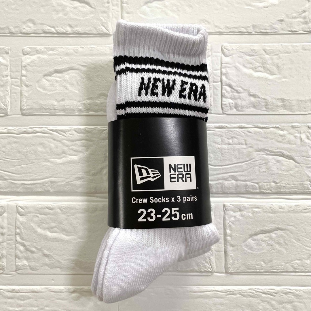 NEW ERA(ニューエラー)のNEW ERA ニューエラ クルーソックス 23-25センチ ホワイト 新品 レディースのレッグウェア(ソックス)の商品写真