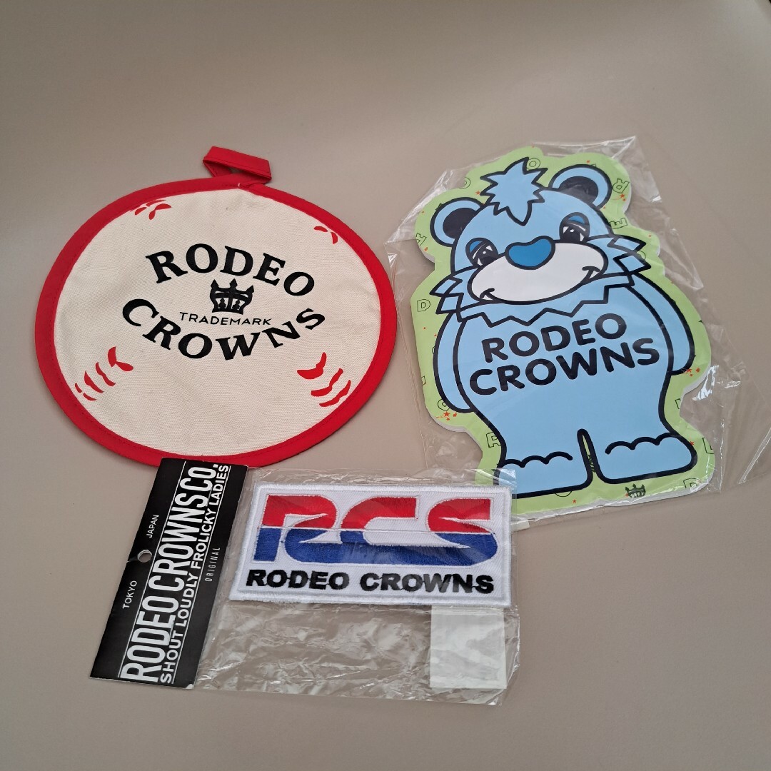 RODEO CROWNS(ロデオクラウンズ)のRODEO CROWNS☆３点☆ステッカー＆ノート？＆鍋敷き？インテリアなどにも レディースのレディース その他(その他)の商品写真