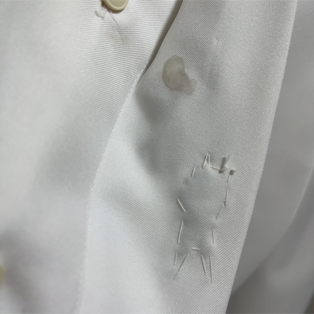 Grimoire(グリモワール)の人物刺繍 レトロ クラシカル 白ブラウス レディースのトップス(シャツ/ブラウス(長袖/七分))の商品写真